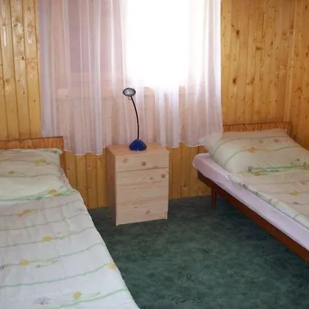 Schoenes Holzhaus In